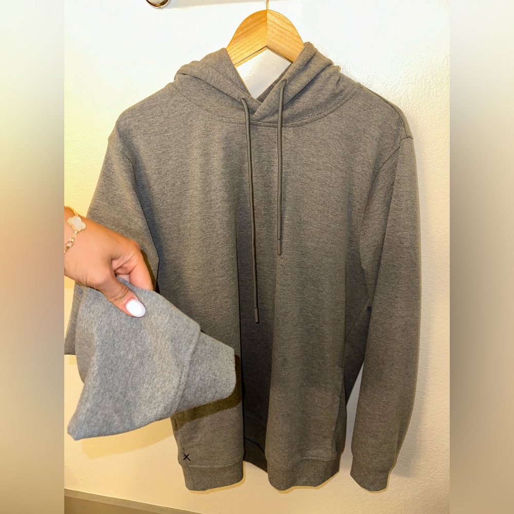CUTS men’s hoodie / large / barely worn - great condition